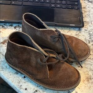 J. Crew  Made in Italy EUC Kids Suede Lace-Up Desert Boots. K12